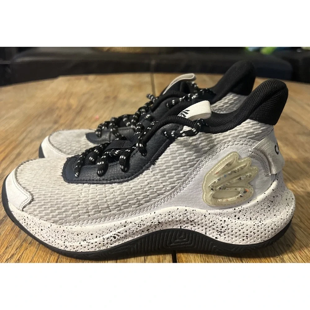 Youth Size 4.5 Y Under Armour Curry 3Z7 Low‎ White Black sneaker